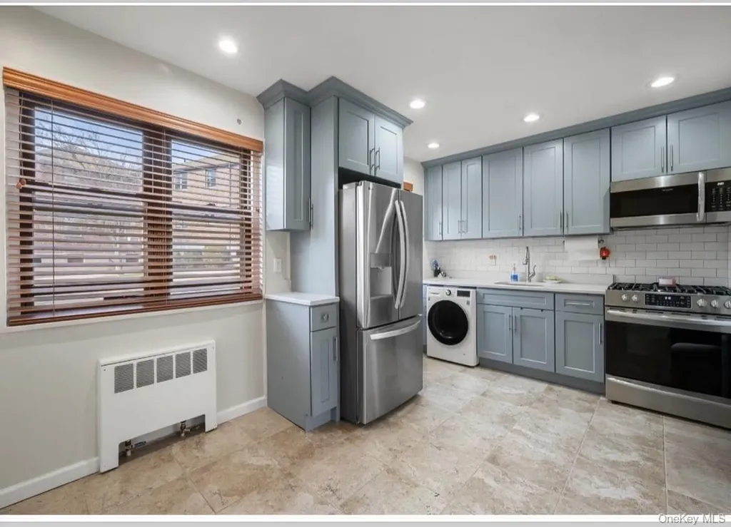 246-29 57th Drive Douglaston NY 11362
