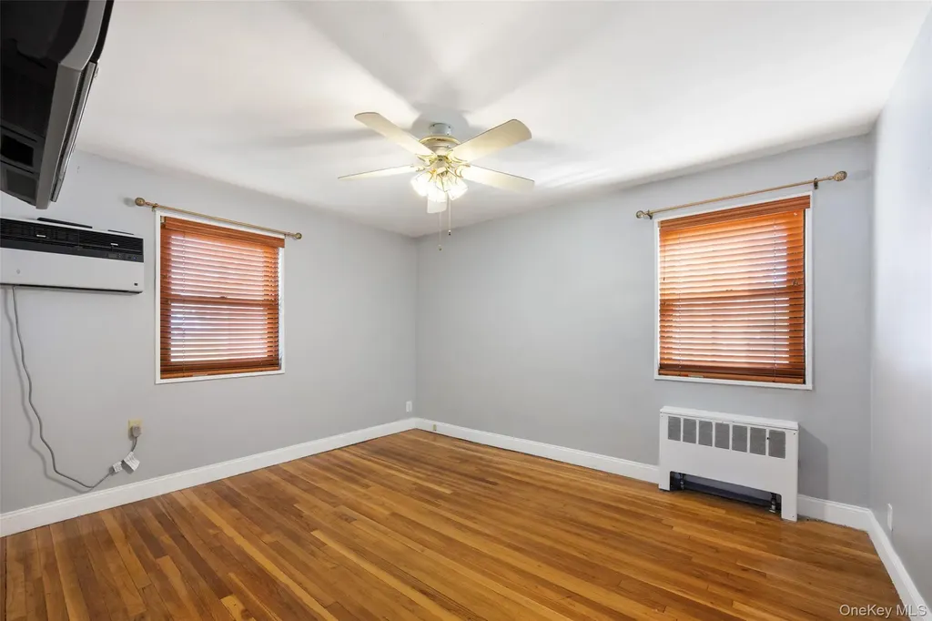 246-29 57th Drive Douglaston NY 11362
