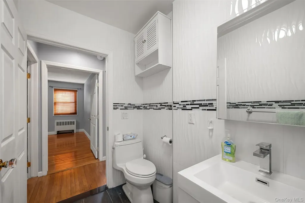 246-29 57th Drive Douglaston NY 11362