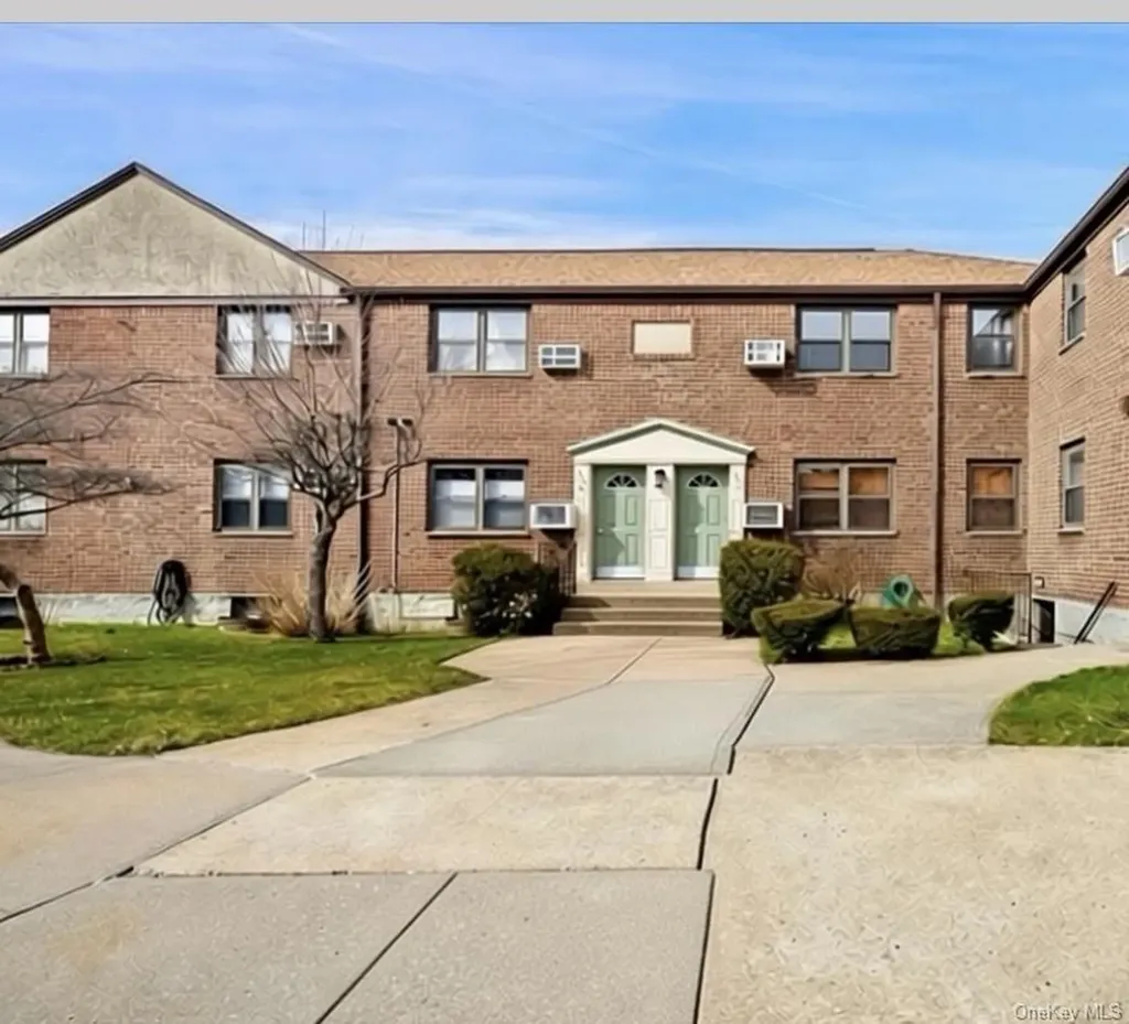 246-29 57th Drive Douglaston NY 11362