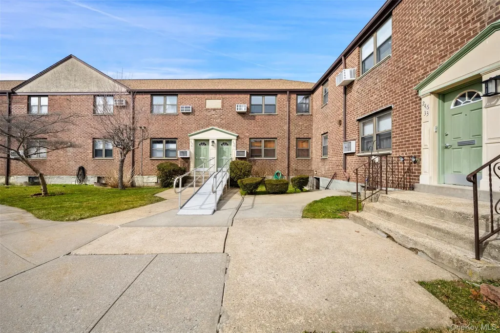 246-29 57th Drive Douglaston NY 11362