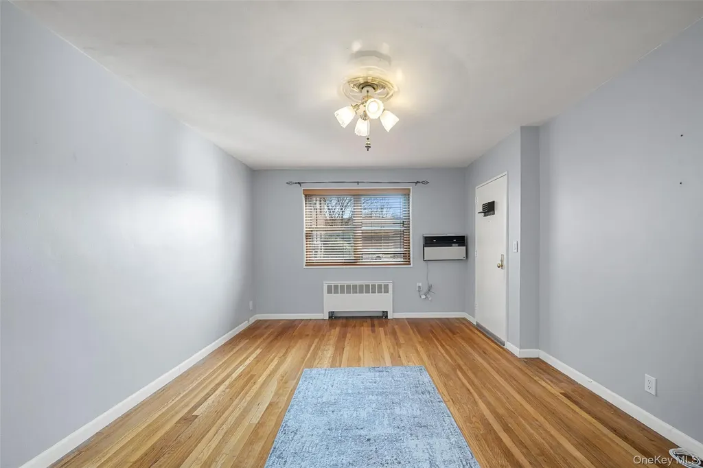 246-29 57th Drive Douglaston NY 11362