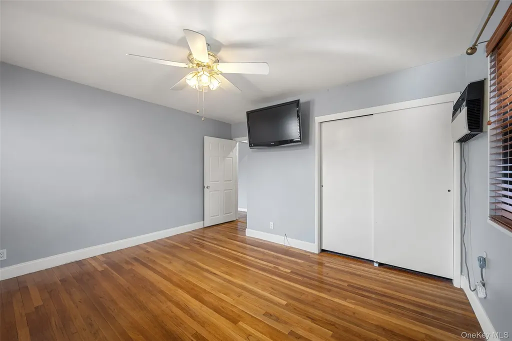 246-29 57th Drive Douglaston NY 11362