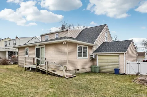 132 Albertson Parkway Albertson NY 11507