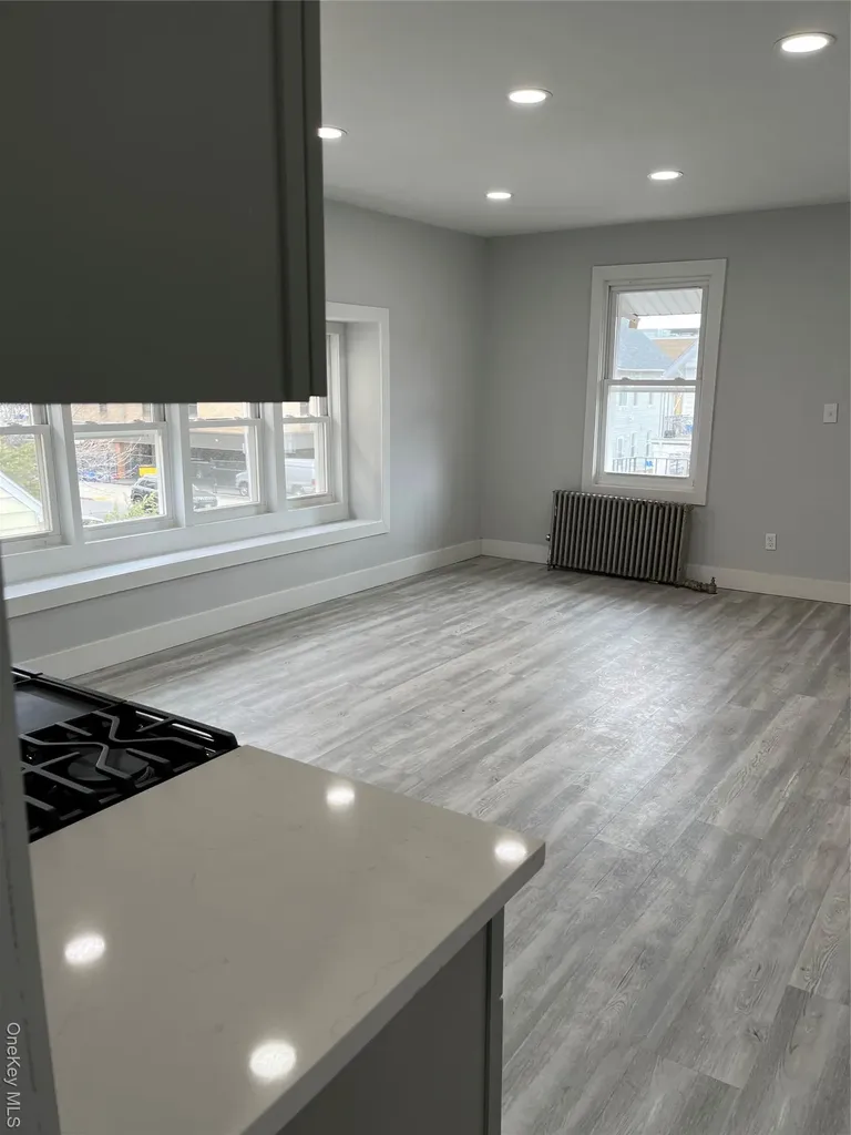 121 W Chester Street Long Beach NY 11561