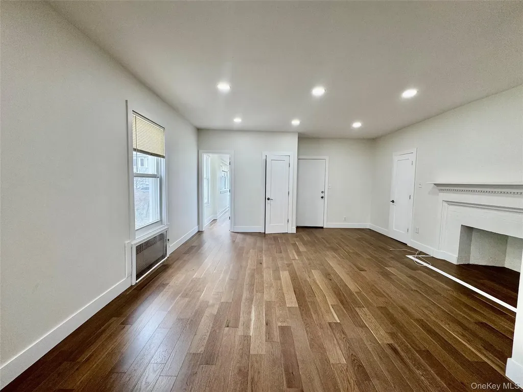 121 W Chester Street Long Beach NY 11561