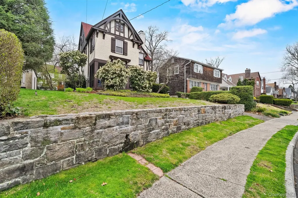 112 Ralph Avenue White Plains NY 10606