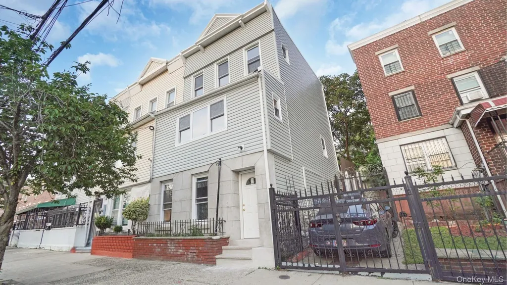 2040 Washington Avenue Bronx NY 10457