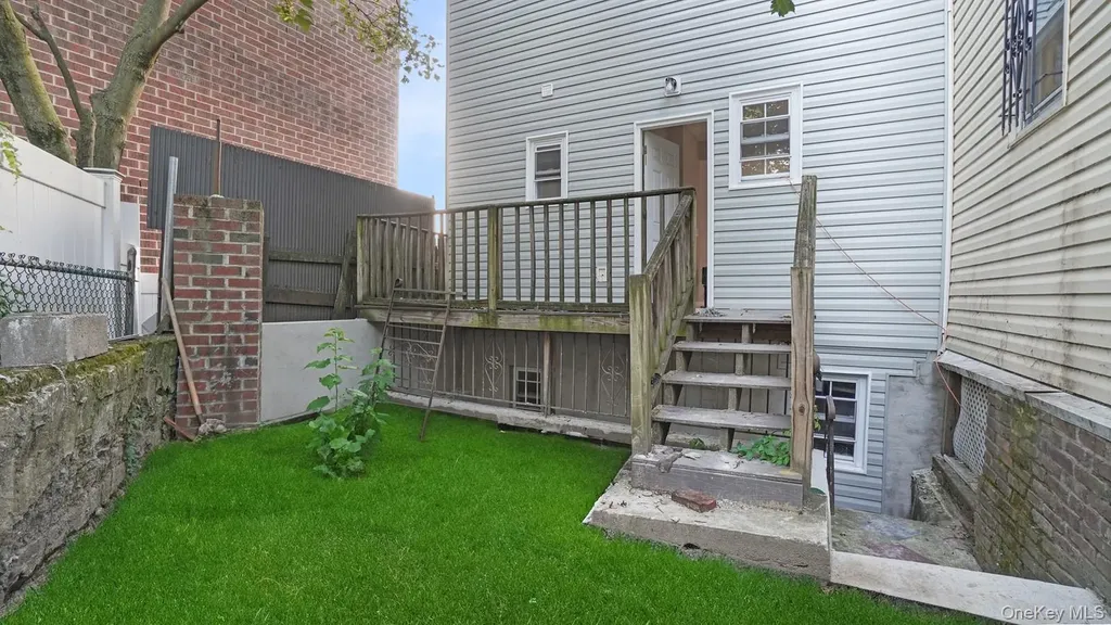 2040 Washington Avenue Bronx NY 10457