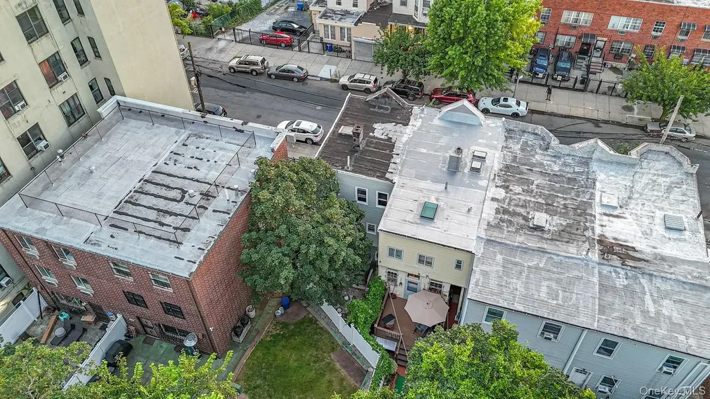 2040 Washington Avenue Bronx NY 10457