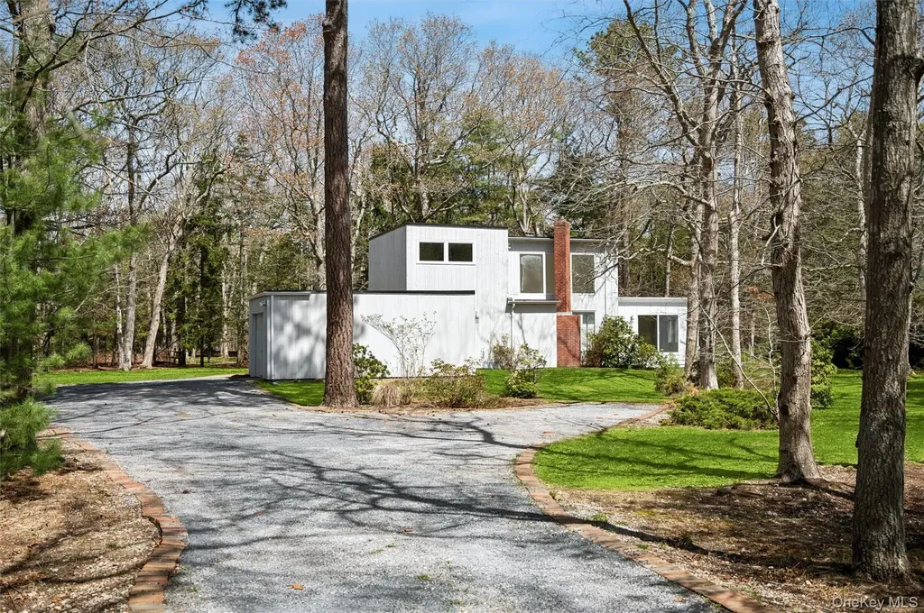 7 Pine Lane Quogue NY 11959