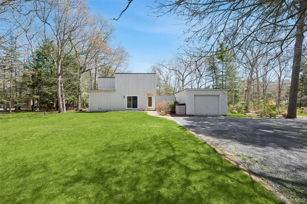 7 Pine Lane Quogue NY 11959