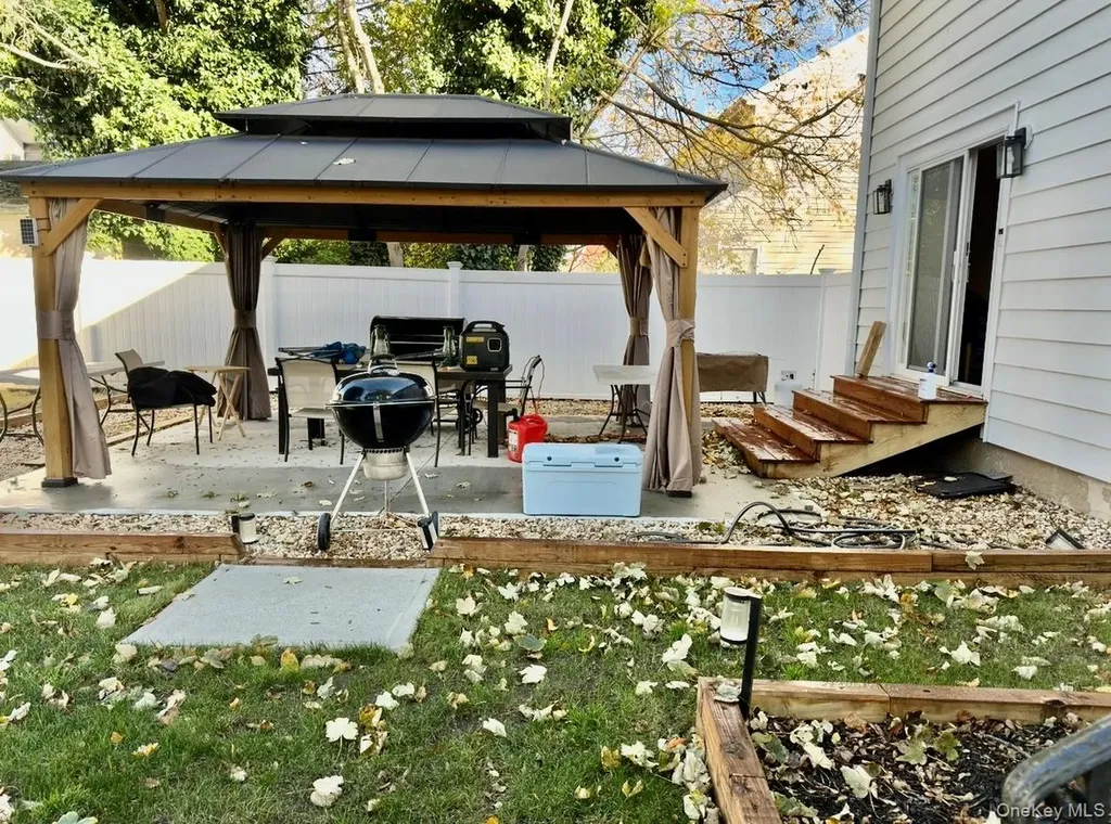 107 Fairview Avenue Oceanside NY 11572