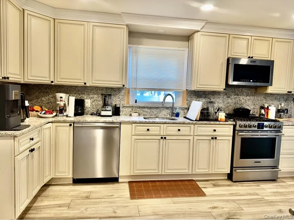 107 Fairview Avenue Oceanside NY 11572