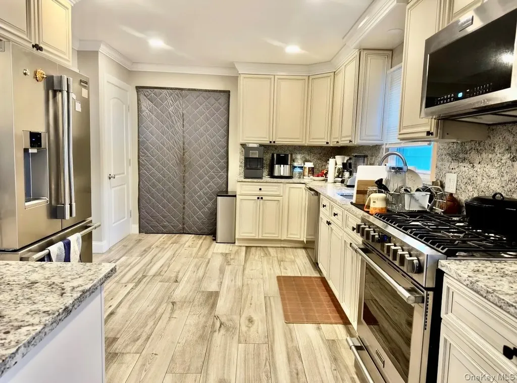 107 Fairview Avenue Oceanside NY 11572