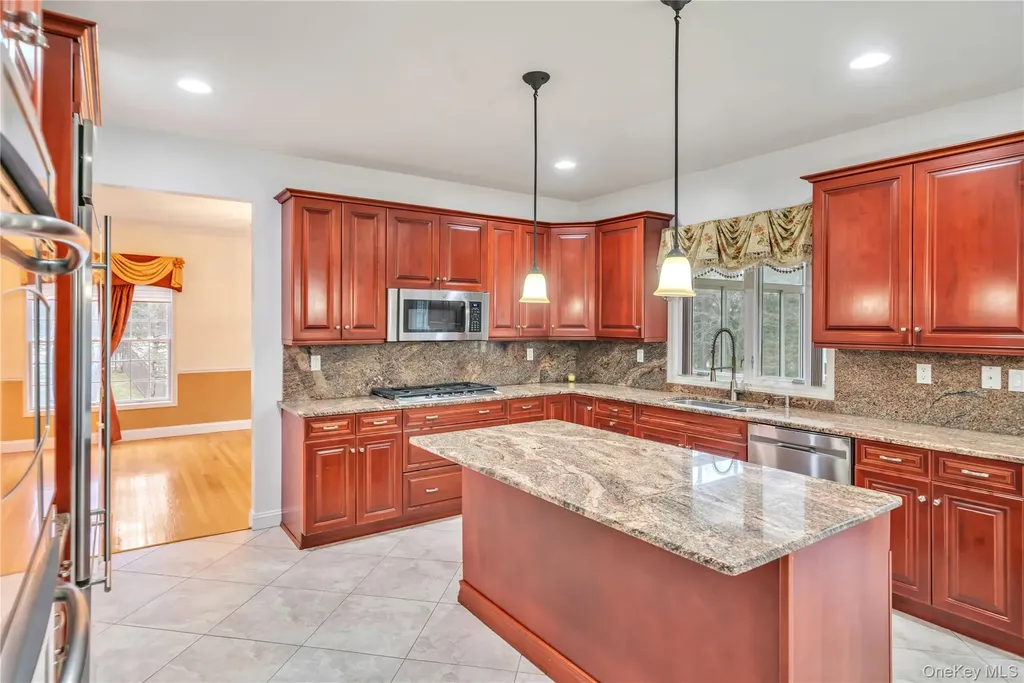25 Charnwood Drive Suffern NY 10901
