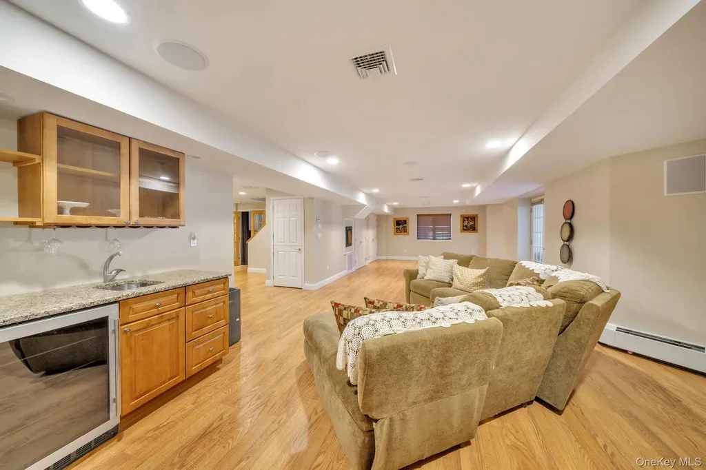 25 Charnwood Drive Suffern NY 10901