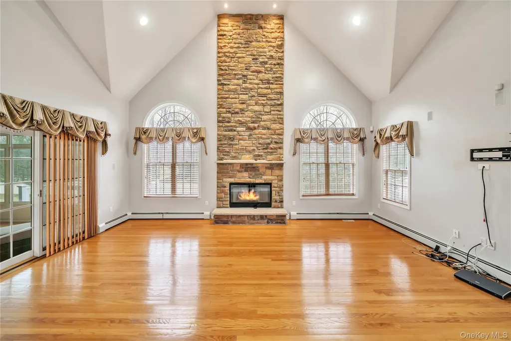 25 Charnwood Drive Suffern NY 10901