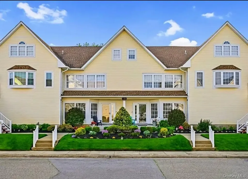 226-B Westside Avenue Freeport NY 11520