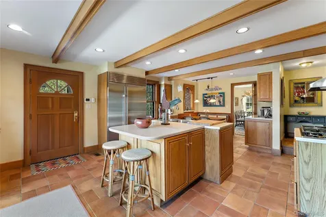 11 Mamaroneck Road Scarsdale NY 10583