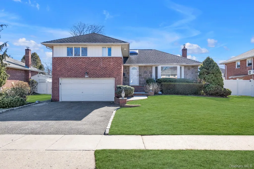 5 Hillvale Road Syosset NY 11791