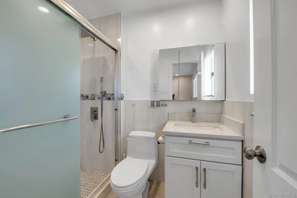 5 Hillvale Road Syosset NY 11791