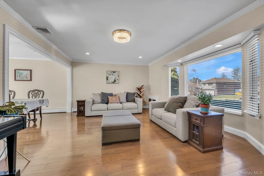 5 Hillvale Road Syosset NY 11791