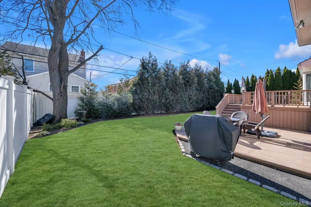 5 Hillvale Road Syosset NY 11791