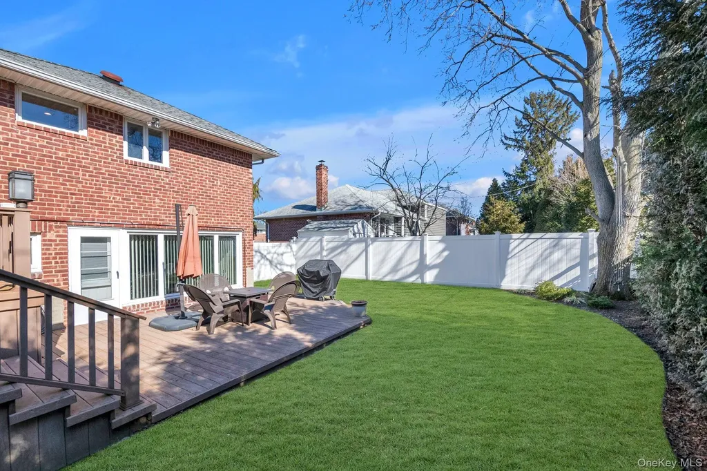 5 Hillvale Road Syosset NY 11791