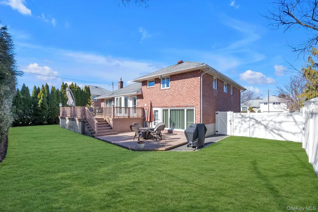 5 Hillvale Road Syosset NY 11791