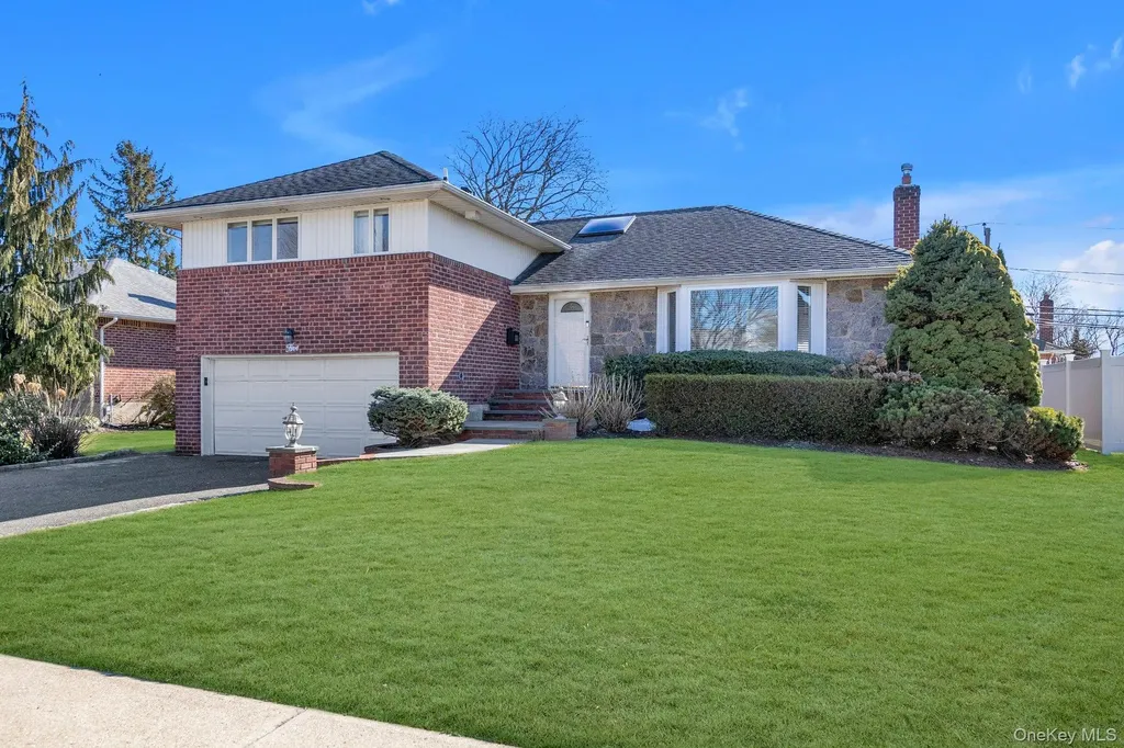 5 Hillvale Road Syosset NY 11791