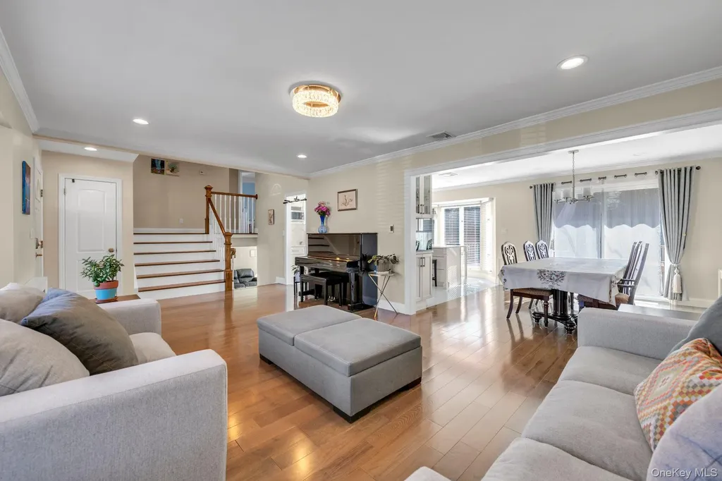 5 Hillvale Road Syosset NY 11791