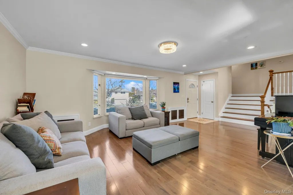 5 Hillvale Road Syosset NY 11791