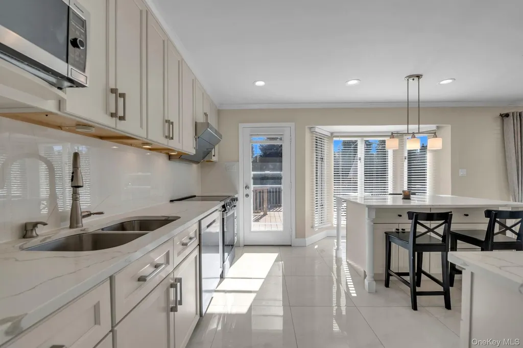 5 Hillvale Road Syosset NY 11791