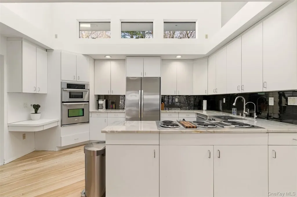 5 Waterford Way Syosset NY 11791