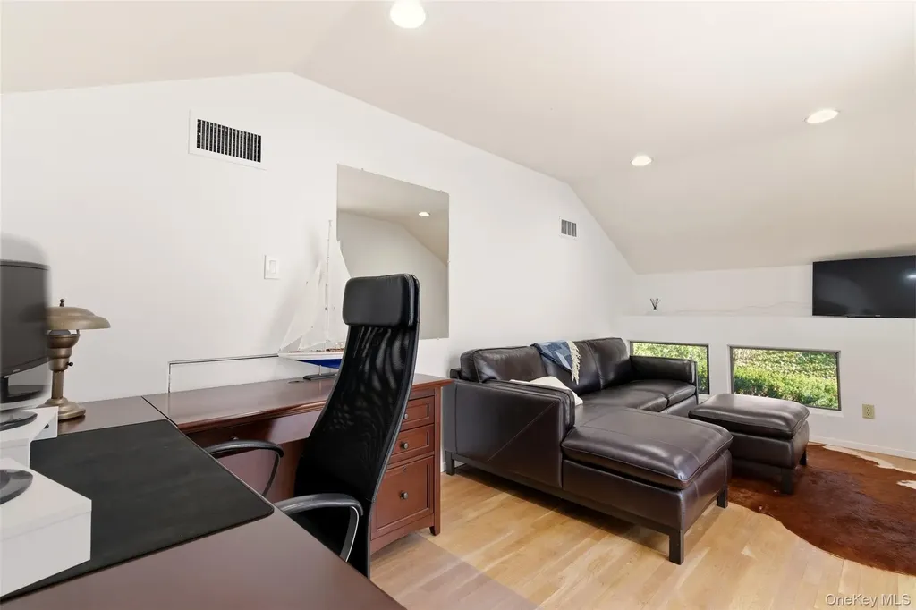 5 Waterford Way Syosset NY 11791