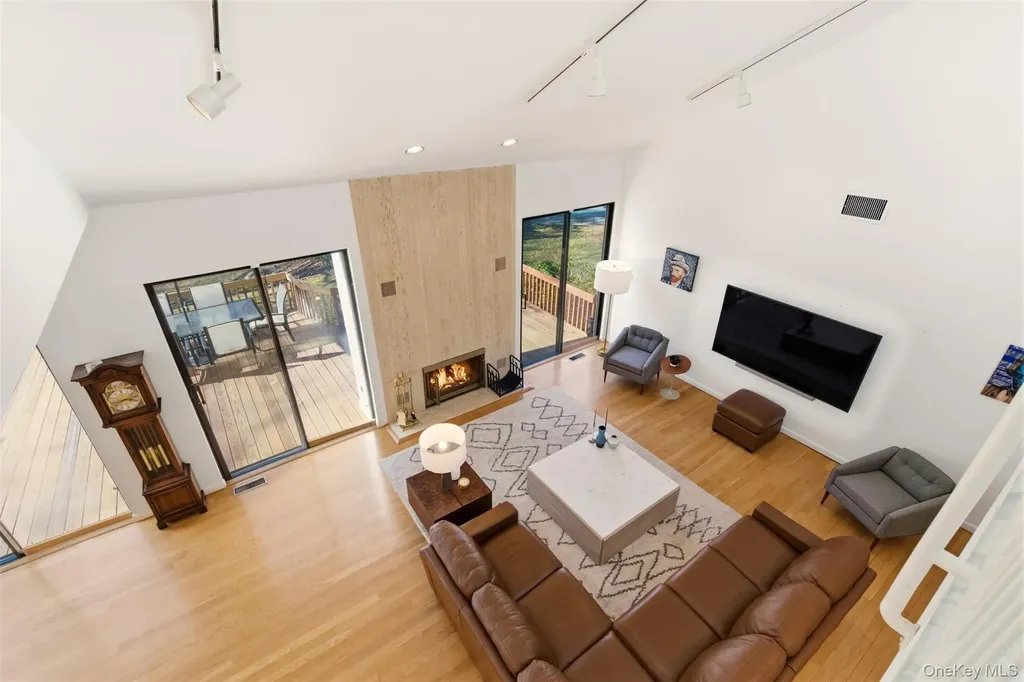 5 Waterford Way Syosset NY 11791