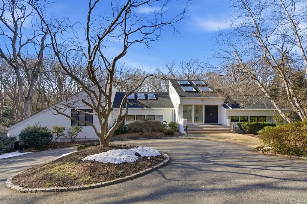 5 Waterford Way Syosset NY 11791