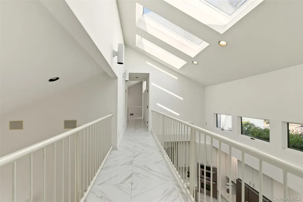 5 Waterford Way Syosset NY 11791