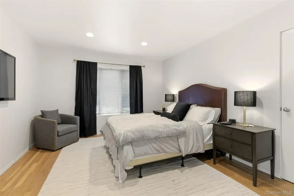 5 Waterford Way Syosset NY 11791