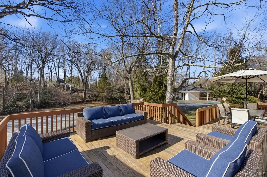 5 Waterford Way Syosset NY 11791