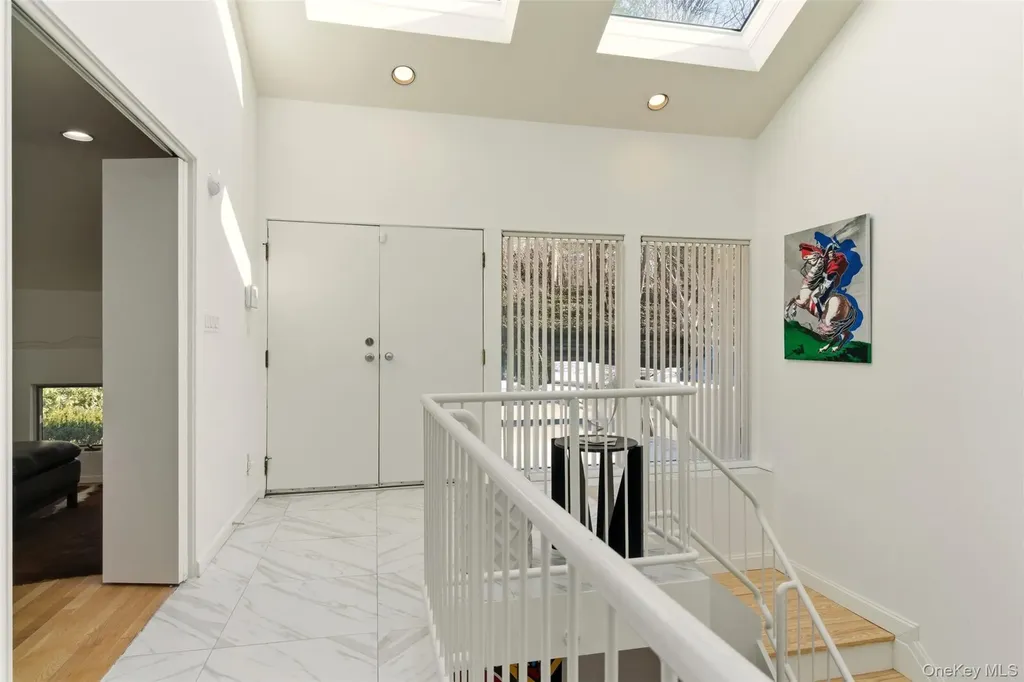 5 Waterford Way Syosset NY 11791