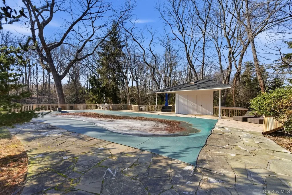 5 Waterford Way Syosset NY 11791