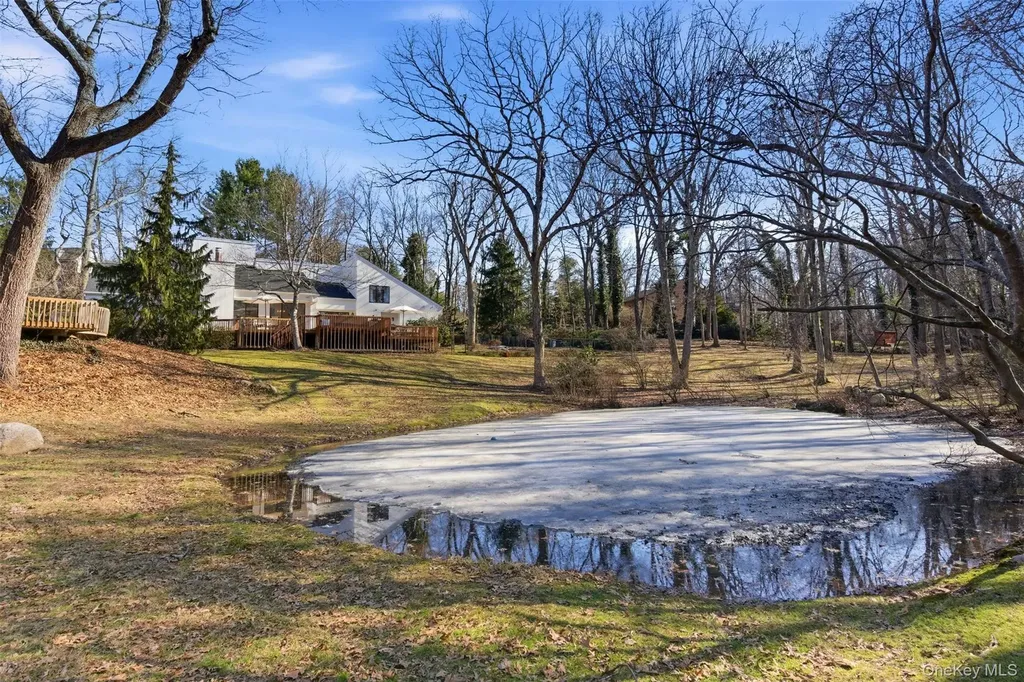 5 Waterford Way Syosset NY 11791