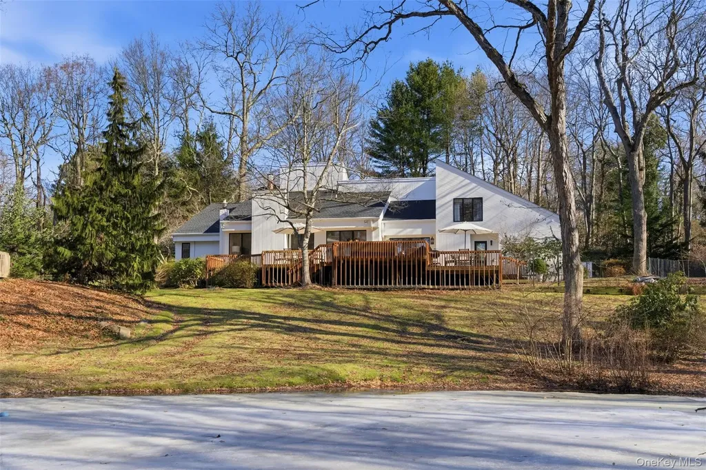 5 Waterford Way Syosset NY 11791