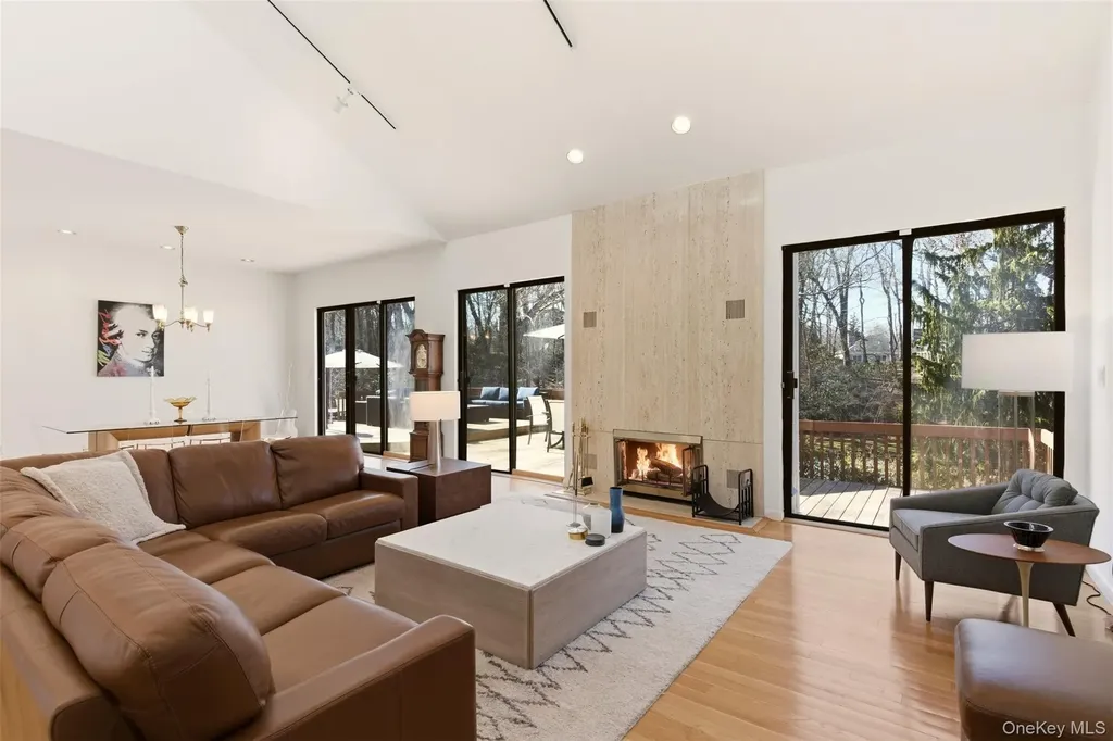 5 Waterford Way Syosset NY 11791