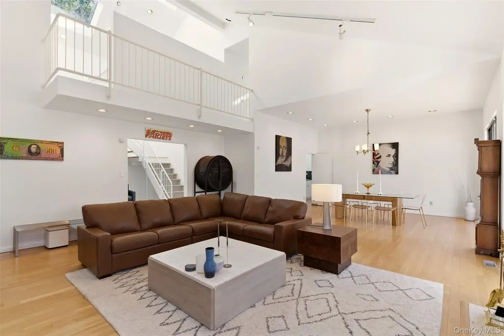 5 Waterford Way Syosset NY 11791