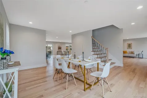 243 Mott Street Oceanside NY 11572