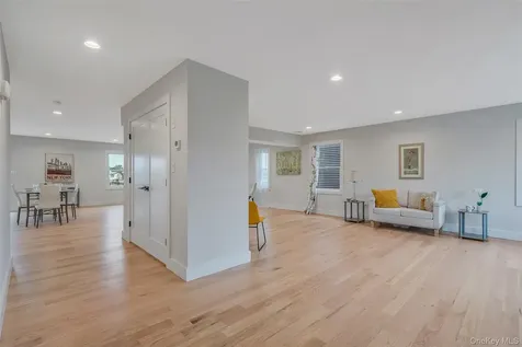 243 Mott Street Oceanside NY 11572