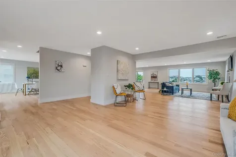 243 Mott Street Oceanside NY 11572